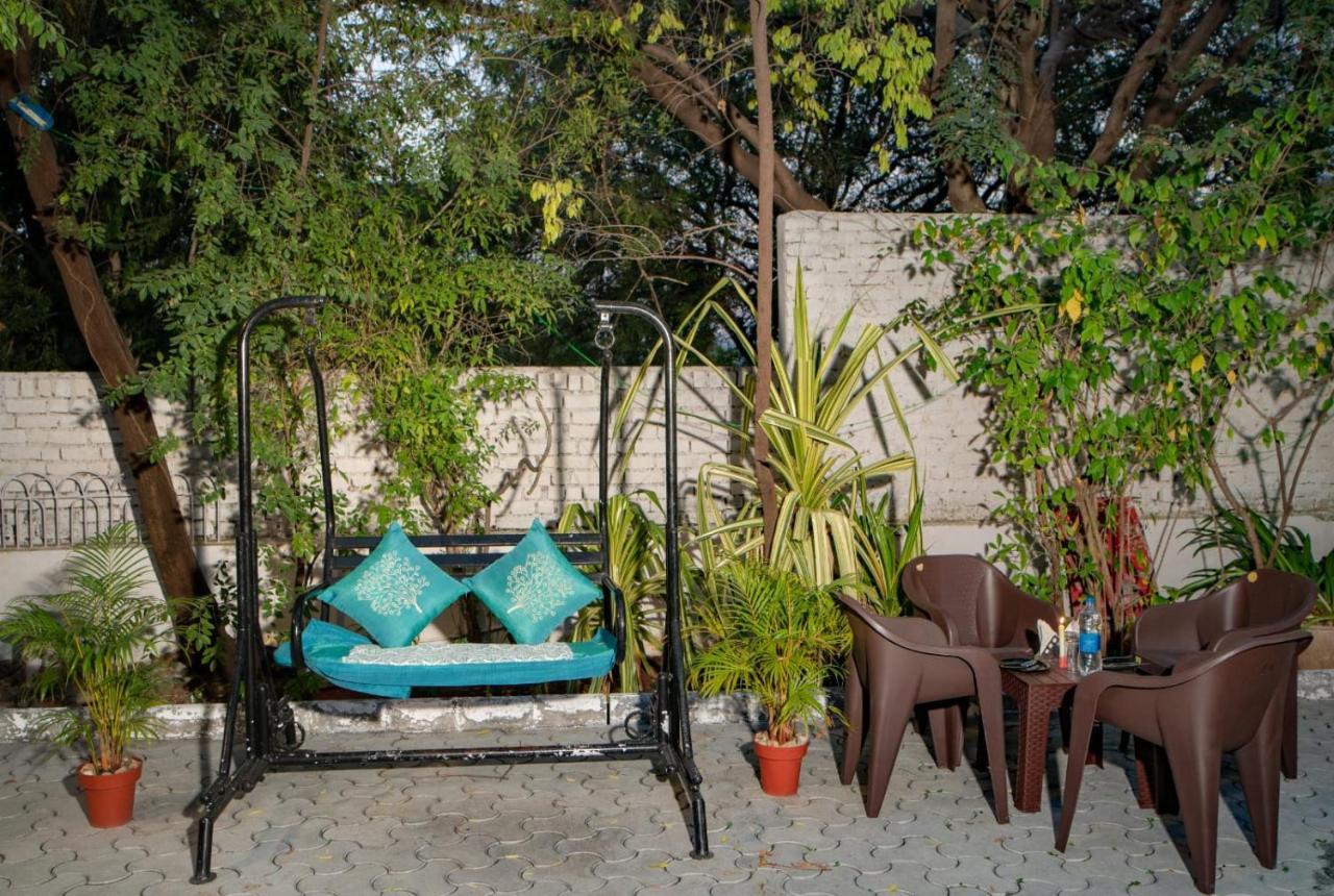 Hotel Ambavgarh Palace Udaipur Bagian luar foto