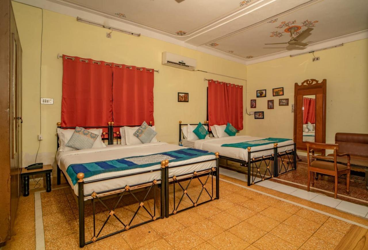Hotel Ambavgarh Palace Udaipur Bagian luar foto