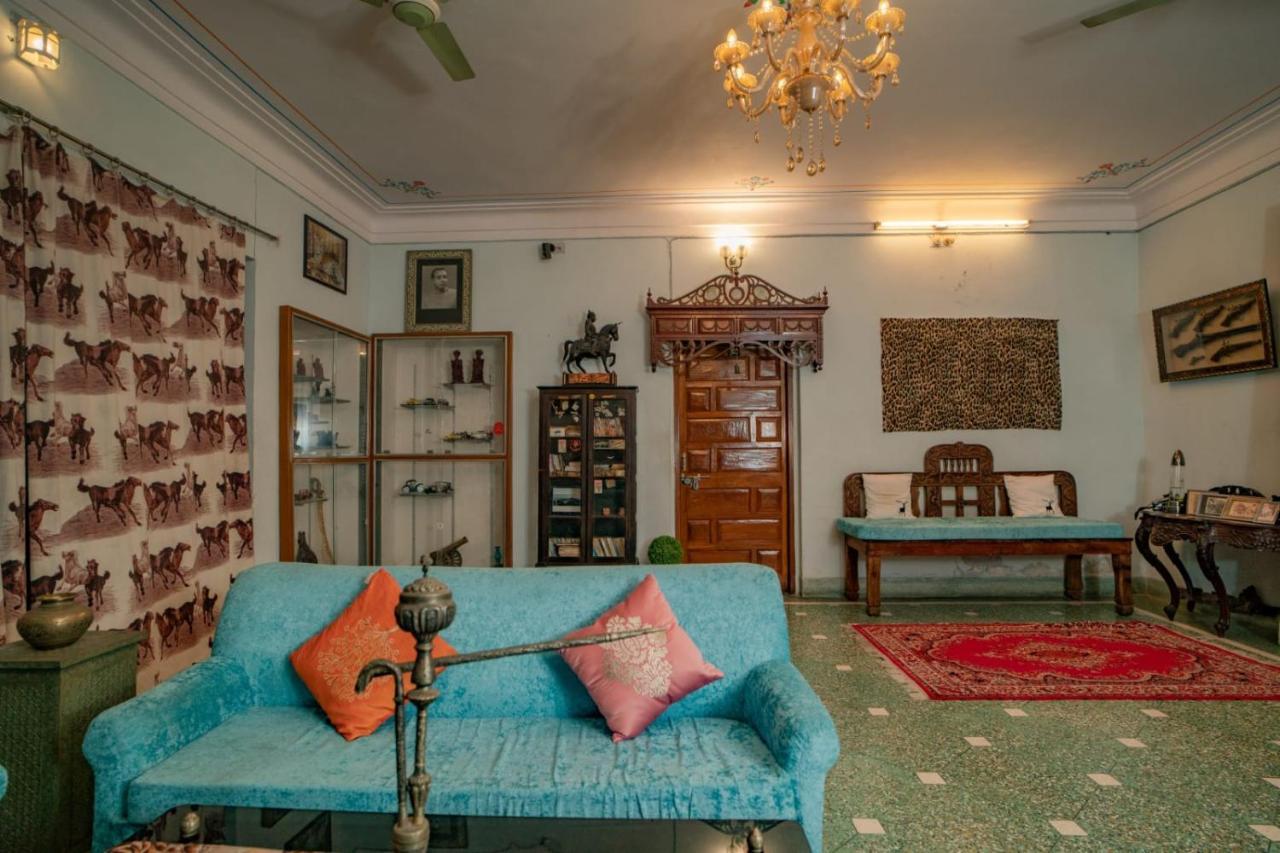 Hotel Ambavgarh Palace Udaipur Bagian luar foto