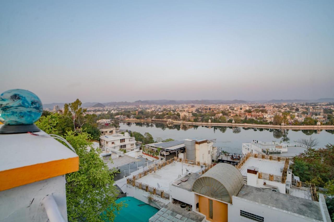 Hotel Ambavgarh Palace Udaipur Bagian luar foto