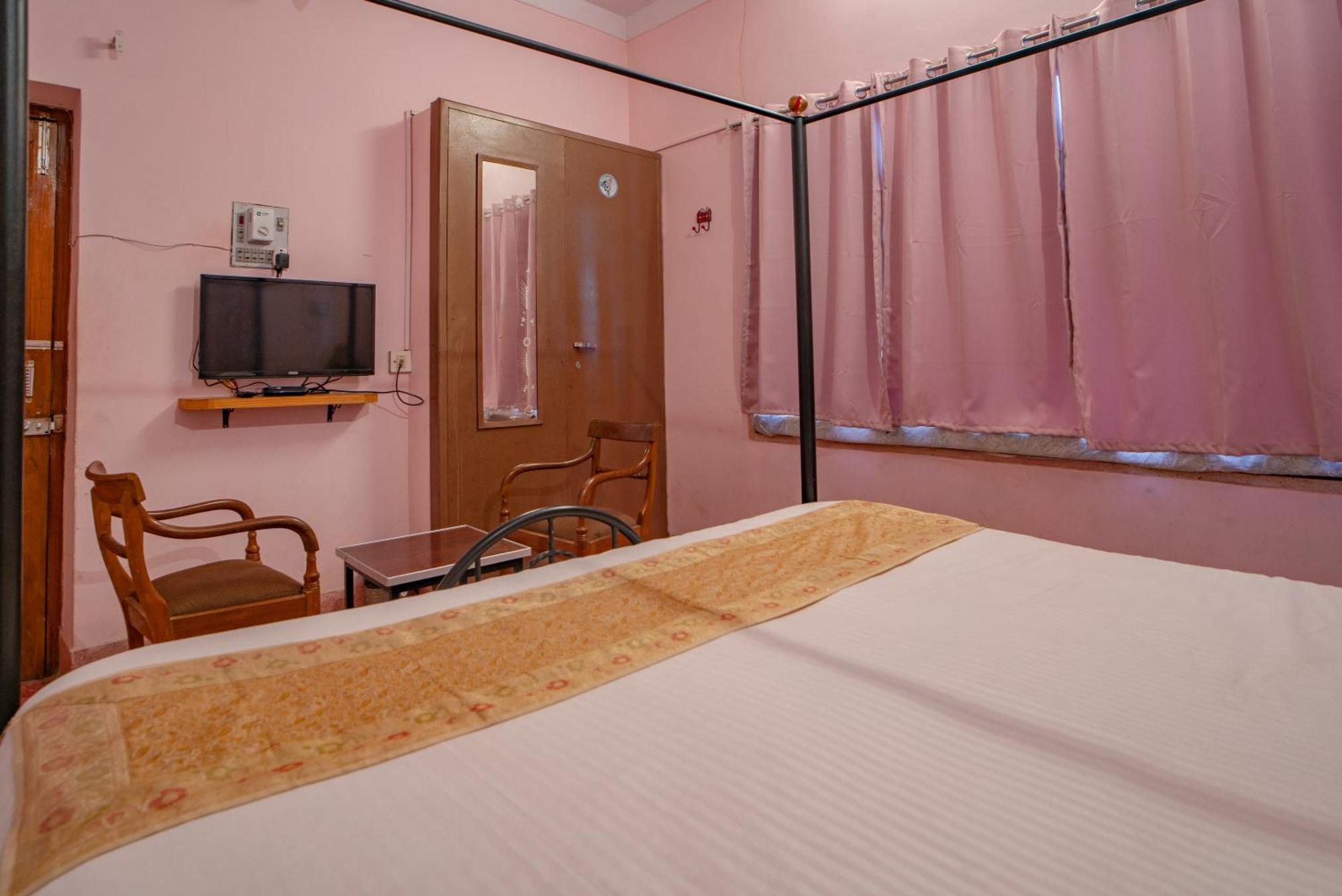Hotel Ambavgarh Palace Udaipur Bagian luar foto