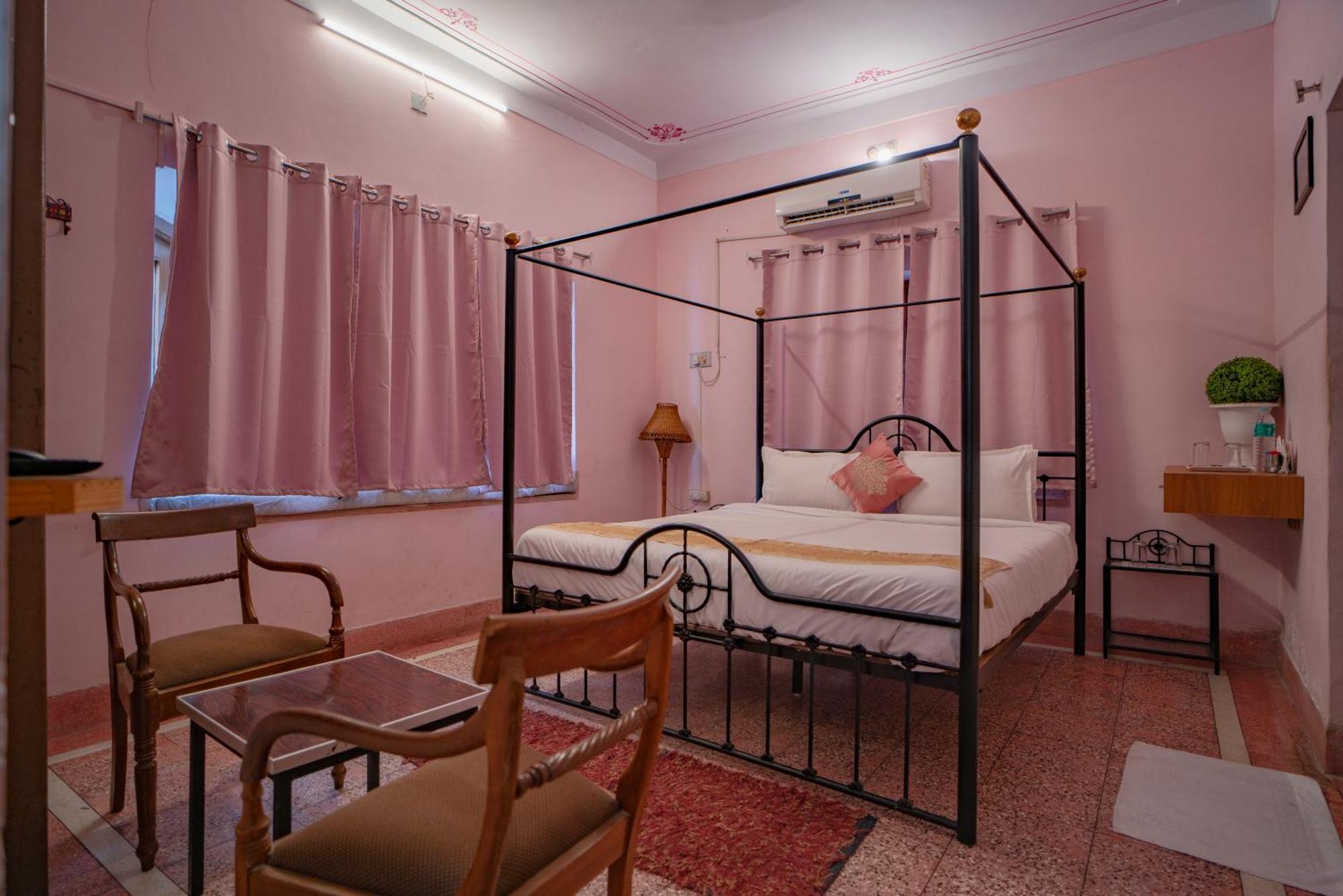 Hotel Ambavgarh Palace Udaipur Bagian luar foto