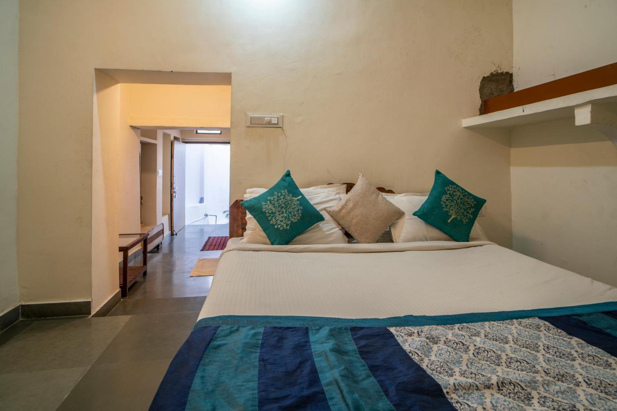 Hotel Ambavgarh Palace Udaipur Bagian luar foto