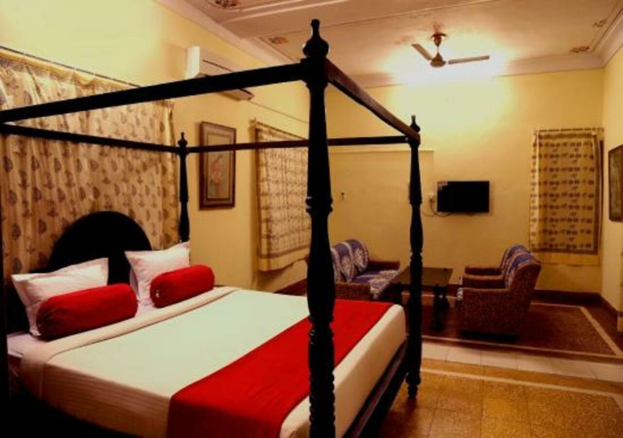 Hotel Ambavgarh Palace Udaipur Bagian luar foto