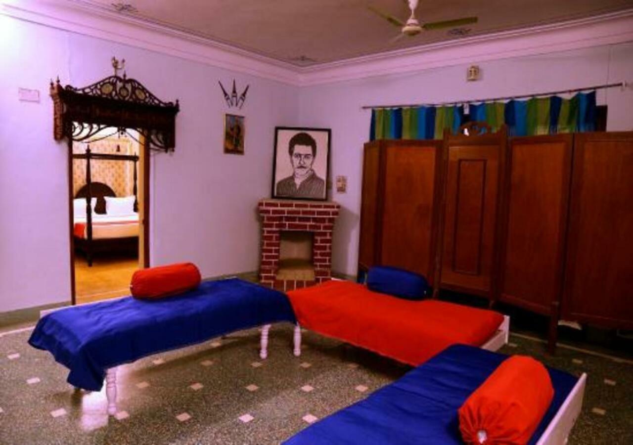 Hotel Ambavgarh Palace Udaipur Bagian luar foto