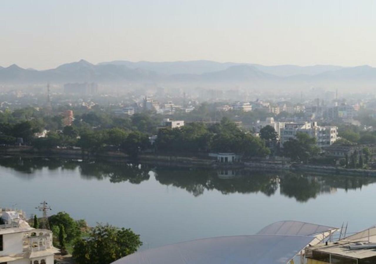 Hotel Ambavgarh Palace Udaipur Bagian luar foto