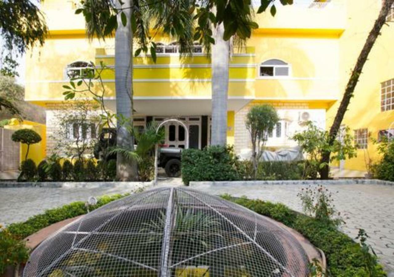 Hotel Ambavgarh Palace Udaipur Bagian luar foto