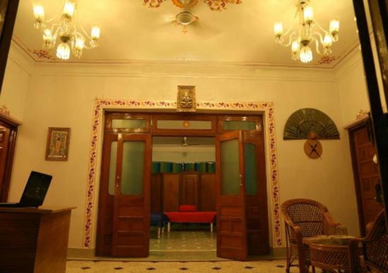 Hotel Ambavgarh Palace Udaipur Bagian luar foto