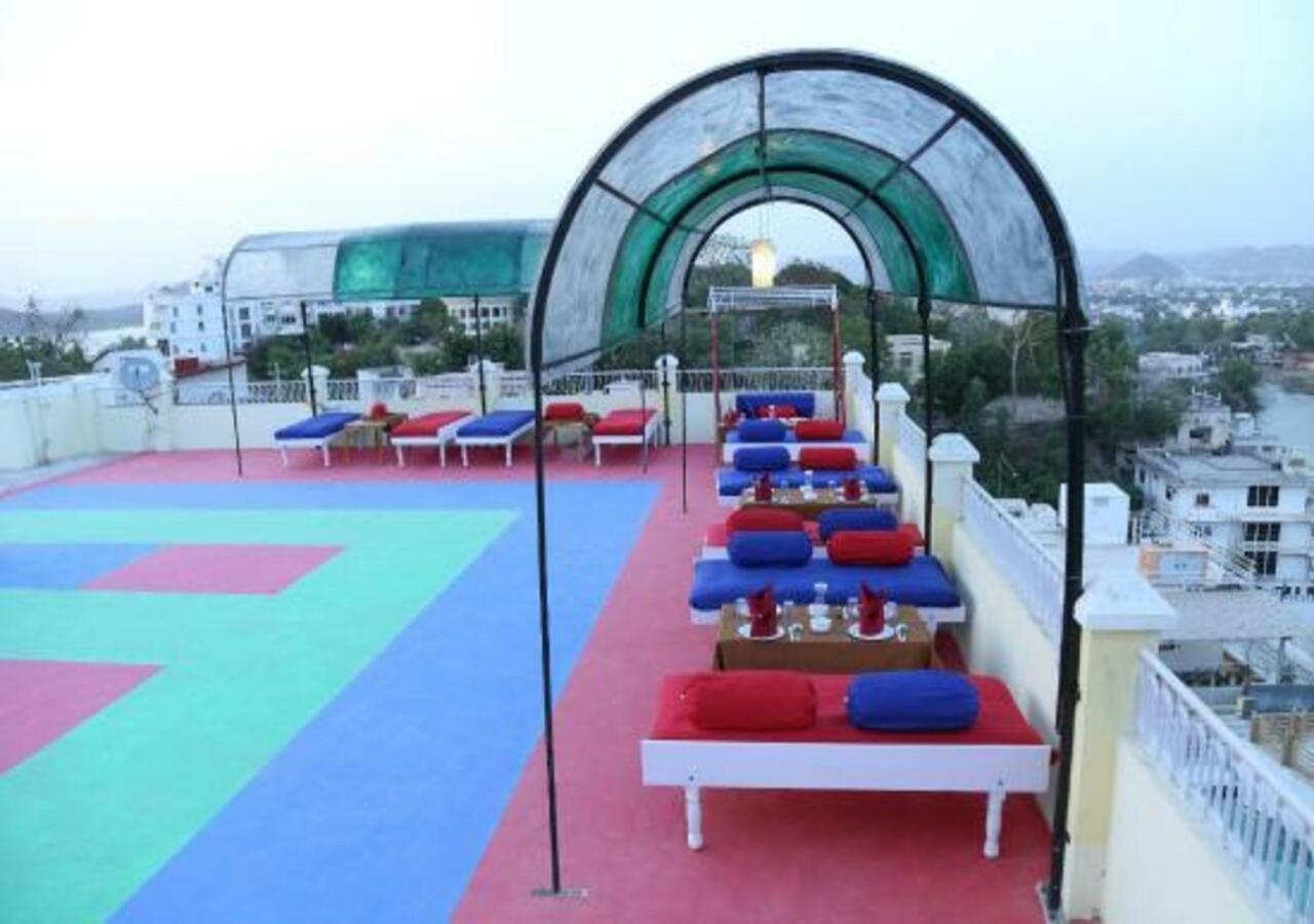 Hotel Ambavgarh Palace Udaipur Bagian luar foto