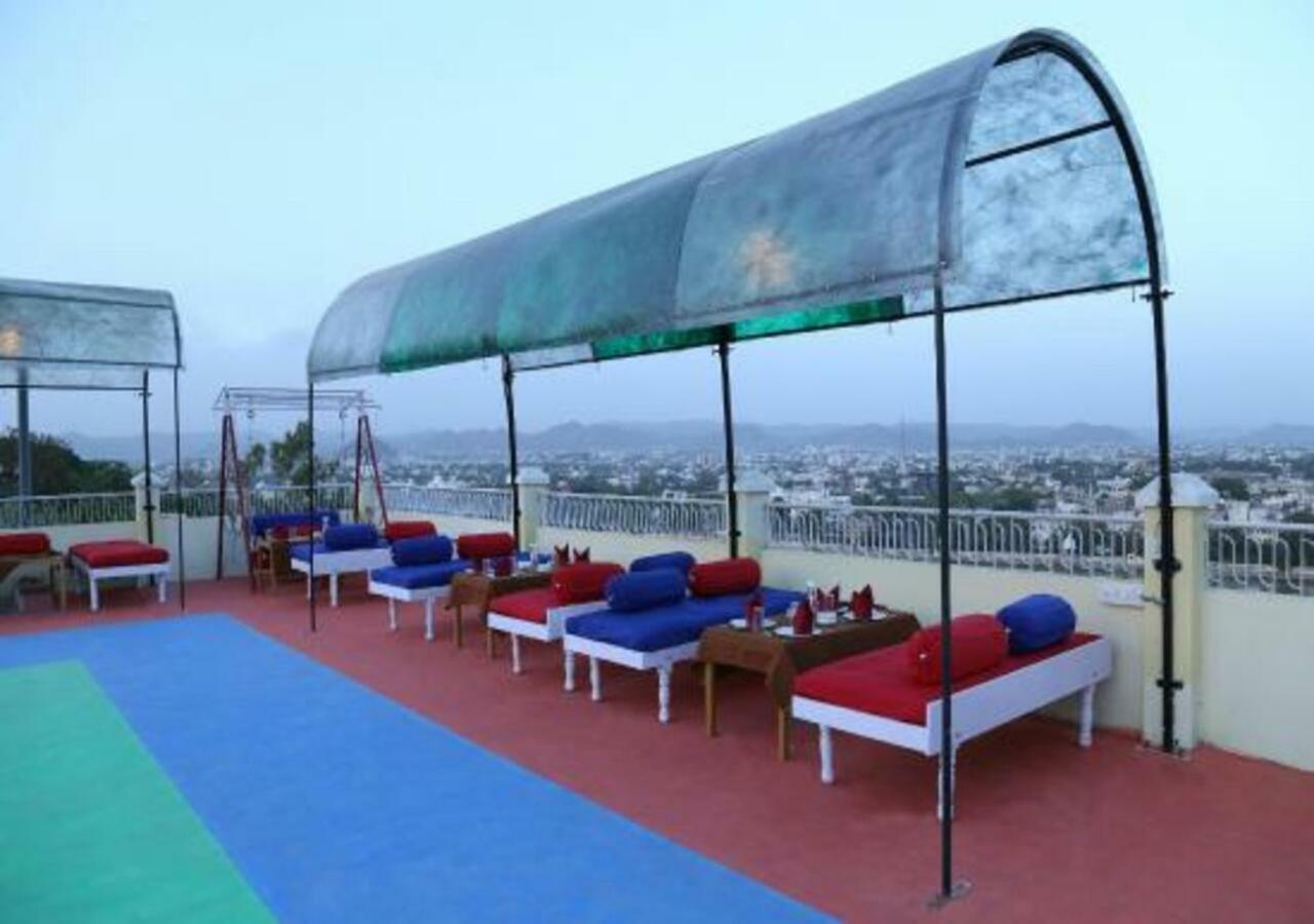 Hotel Ambavgarh Palace Udaipur Bagian luar foto