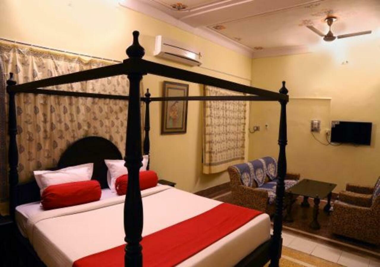Hotel Ambavgarh Palace Udaipur Bagian luar foto